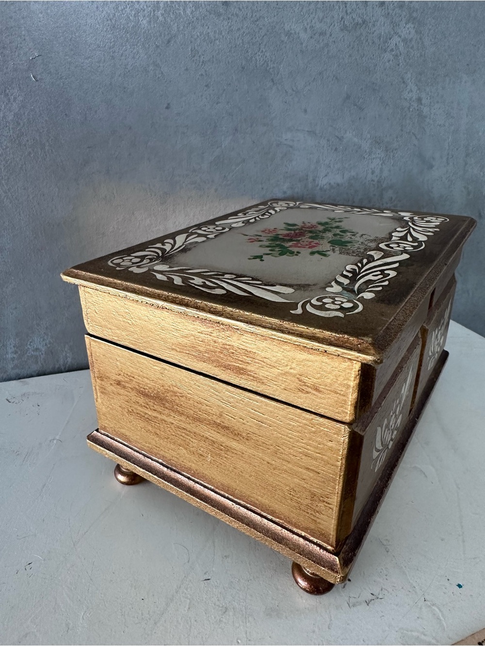 Vintage Gold FLORENTINE JEWELRY Music Box JAPAN Velvet Interior WORKS - Picture 4 of 10